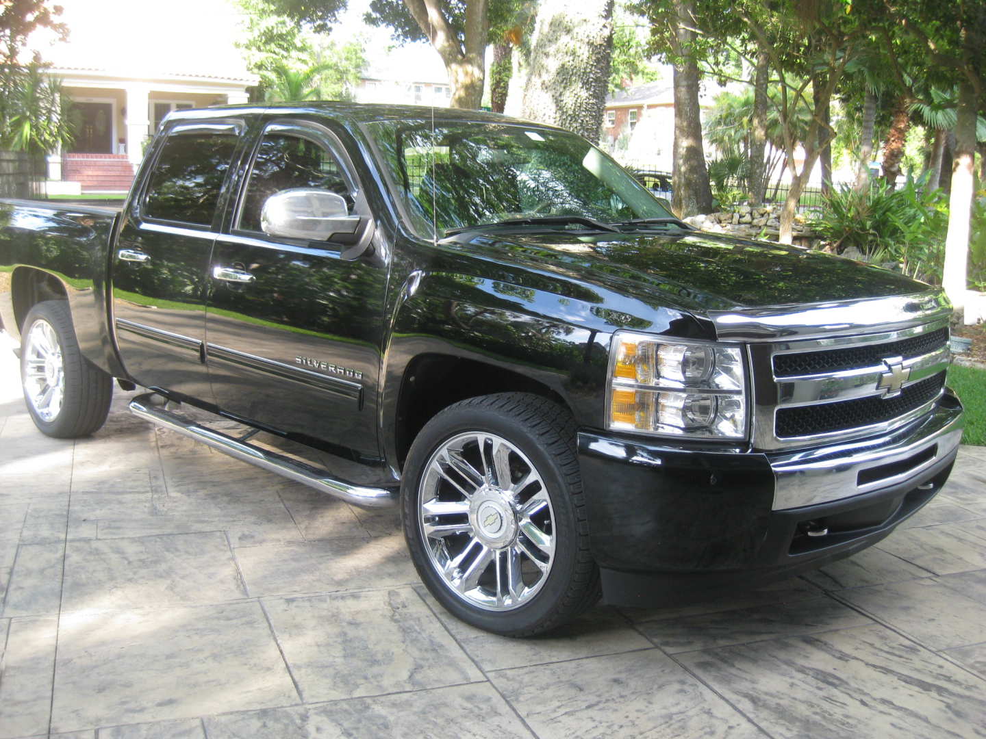 1st Image of a 2010 CHEVROLET SILVERADO 1500 LT