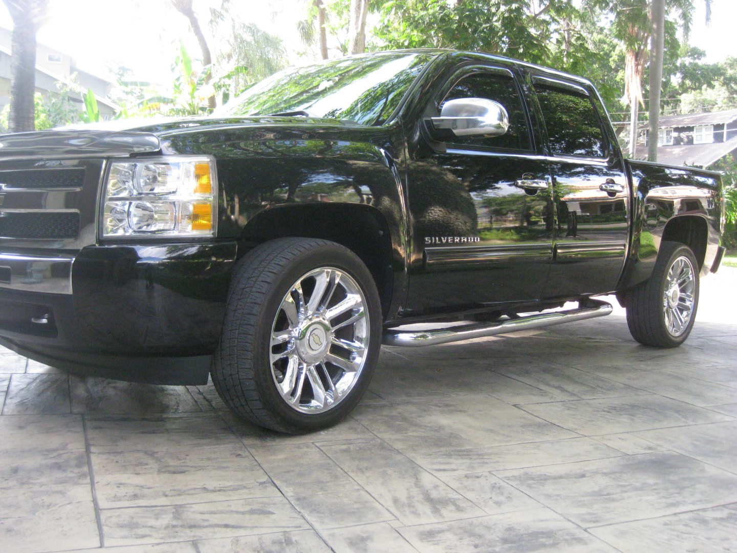 2nd Image of a 2010 CHEVROLET SILVERADO 1500 LT