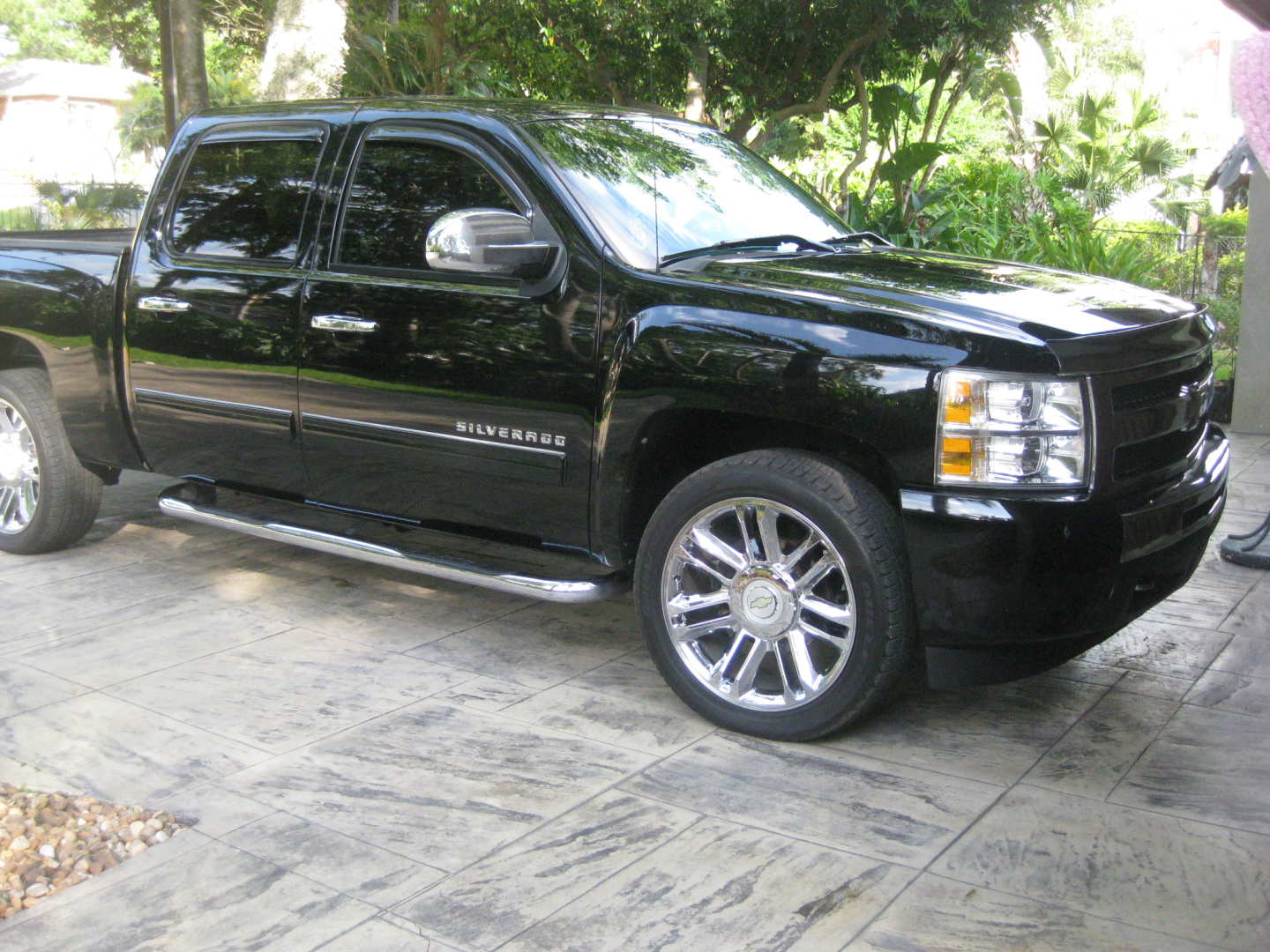 4th Image of a 2010 CHEVROLET SILVERADO 1500 LT