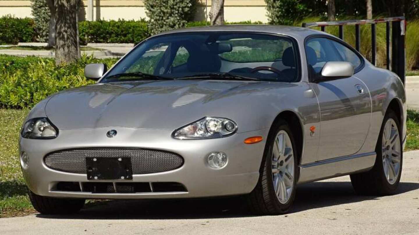 2nd Image of a 2006 JAGUAR XKR XK