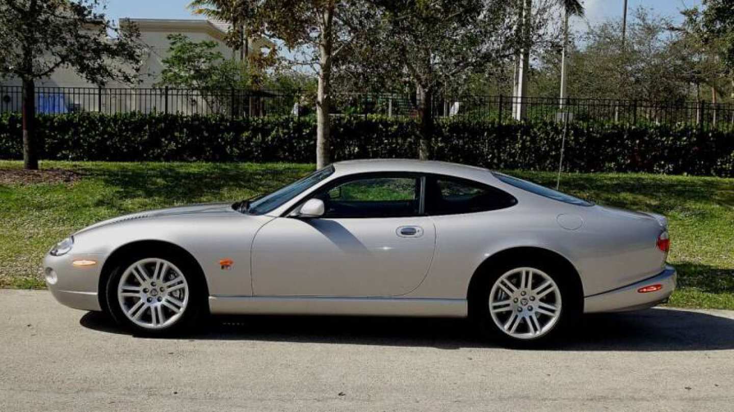 3rd Image of a 2006 JAGUAR XKR XK