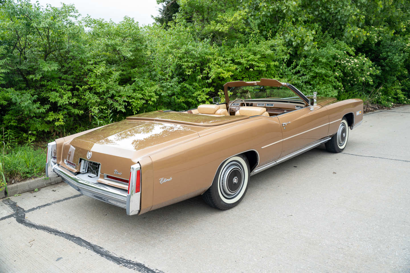 3rd Image of a 1976 CADILLAC ELDORADO