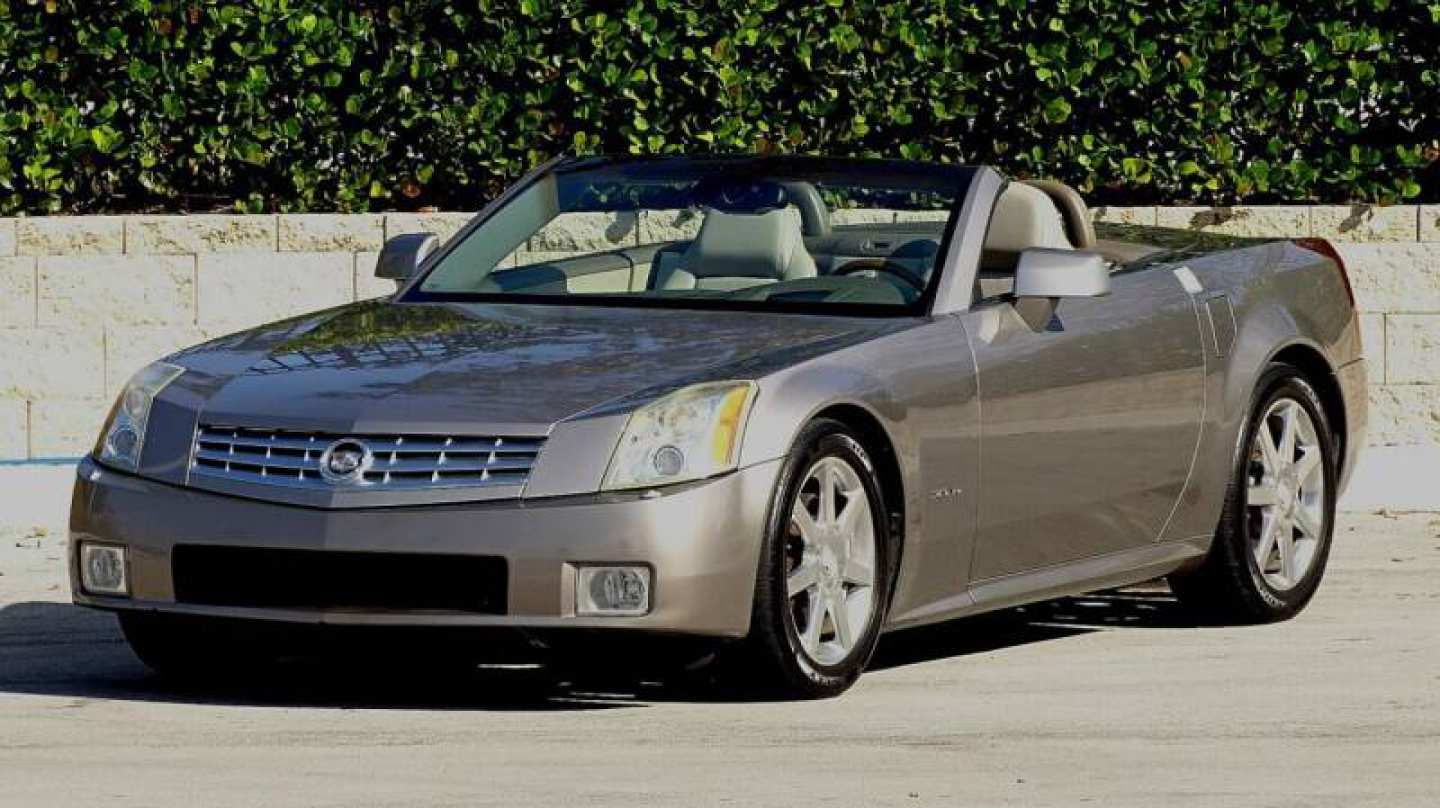 1st Image of a 2004 CADILLAC XLR ROADSTER