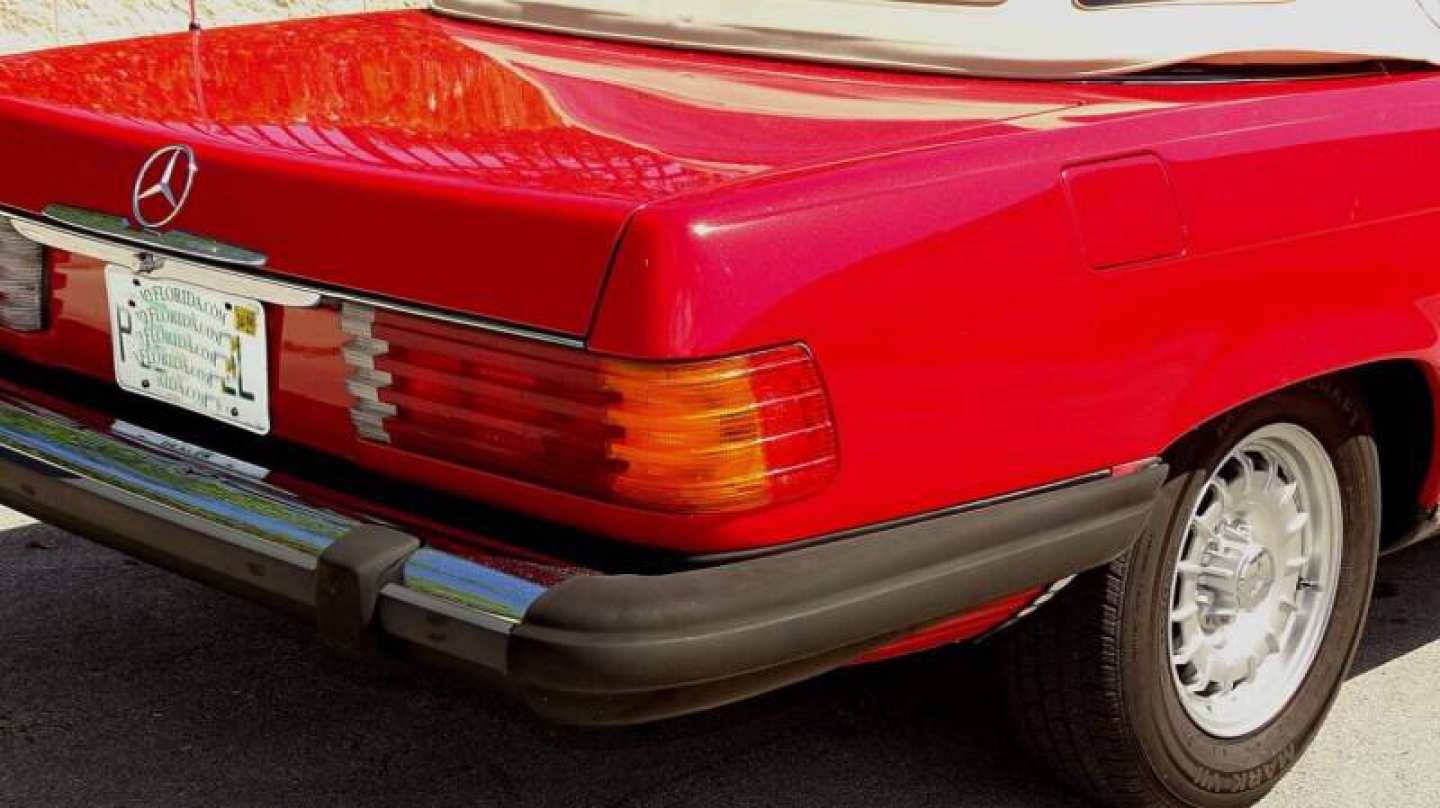 8th Image of a 1985 MERCEDES-BENZ 380SL