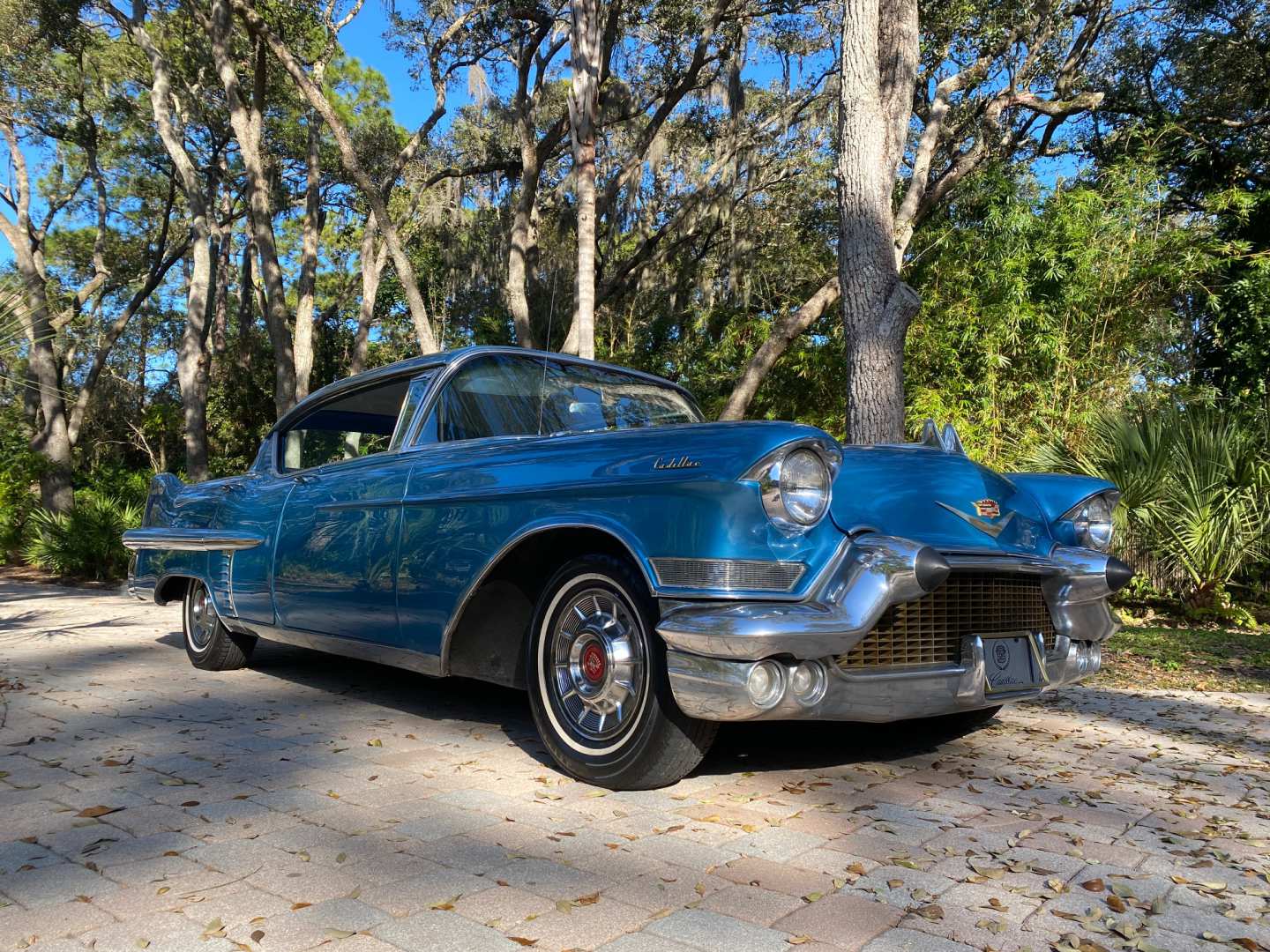 2nd Image of a 1957 CADILLAC DEVILLE