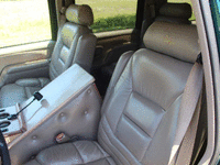 Image 5 of 10 of a 1996 GMC SUBURBAN C1500 SLE