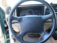 Image 6 of 10 of a 1996 GMC SUBURBAN C1500 SLE