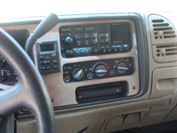 Image 7 of 10 of a 1996 GMC SUBURBAN C1500 SLE