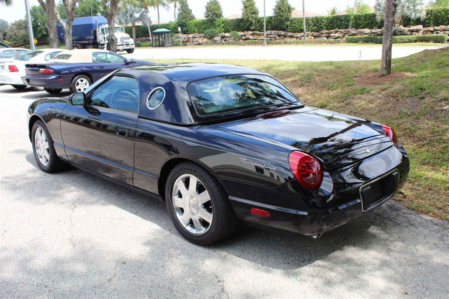 1st Image of a 2002 FORD THUNDERBIRD