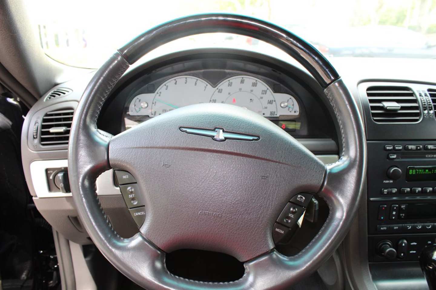 14th Image of a 2002 FORD THUNDERBIRD
