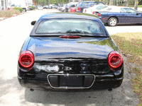 Image 8 of 23 of a 2002 FORD THUNDERBIRD