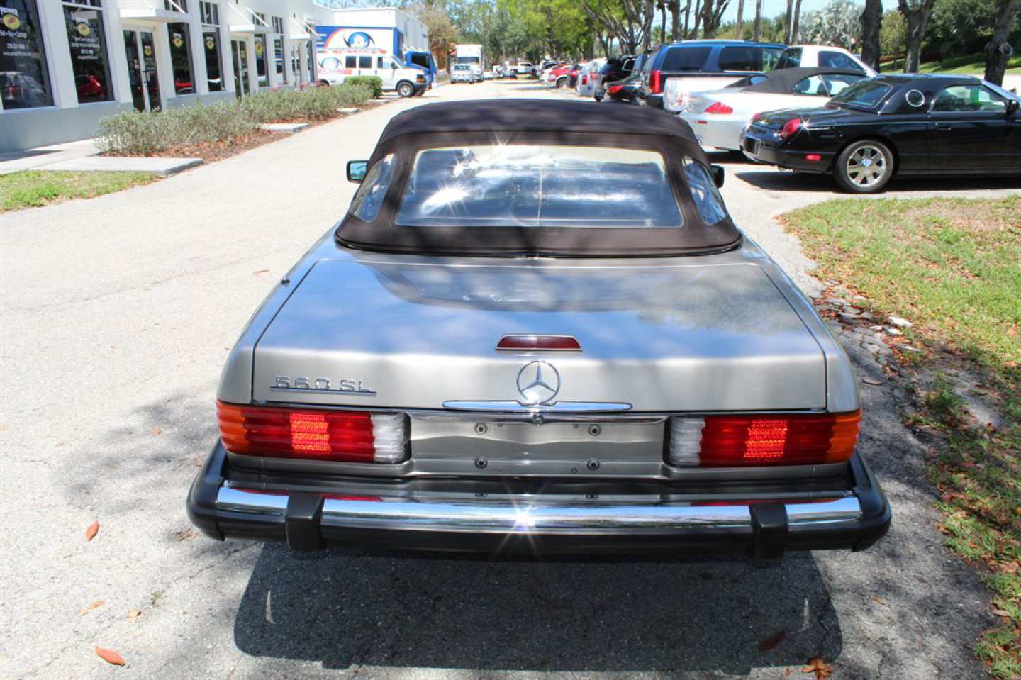 12th Image of a 1989 MERCEDES-BENZ 560 560SL