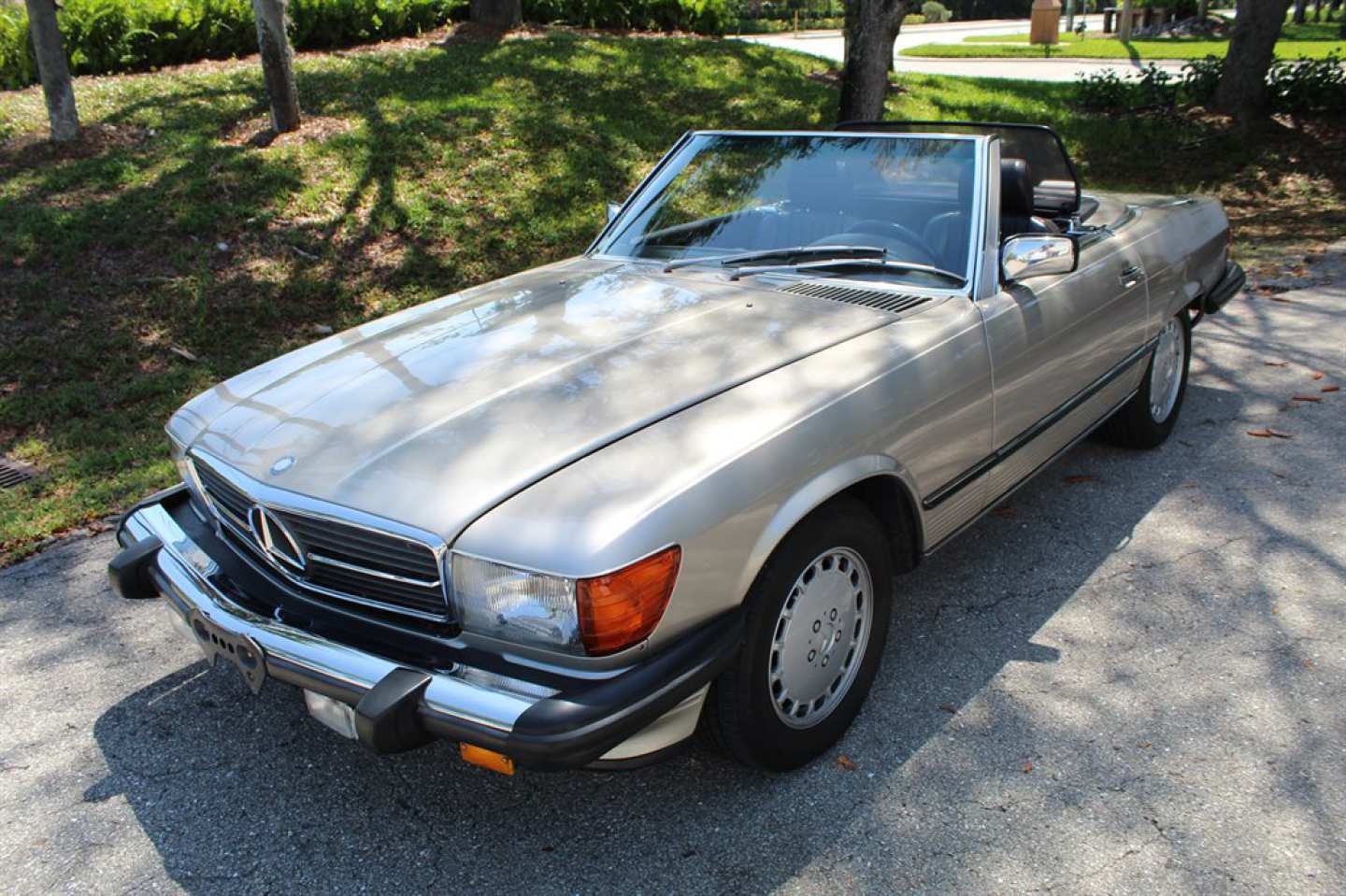 14th Image of a 1989 MERCEDES-BENZ 560 560SL