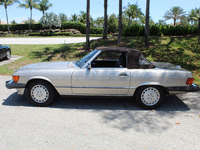 Image 3 of 24 of a 1989 MERCEDES-BENZ 560 560SL