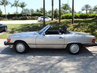Image 10 of 24 of a 1989 MERCEDES-BENZ 560 560SL