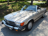 Image 15 of 24 of a 1989 MERCEDES-BENZ 560 560SL