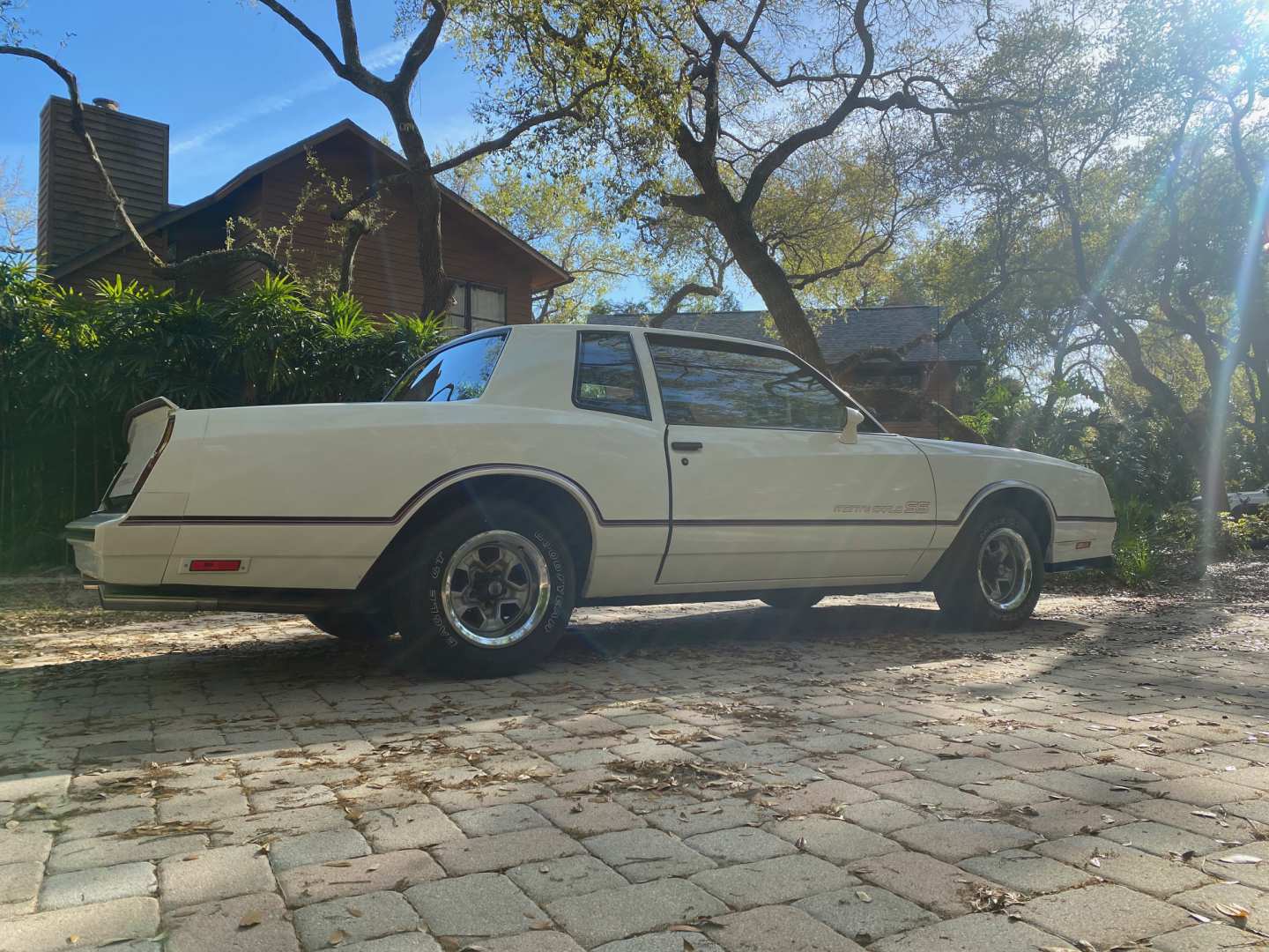 5th Image of a 1985 CHEVROLET MONTE CARLO