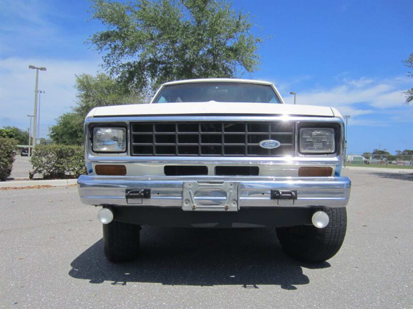 4th Image of a 1985 FORD BRONCO II