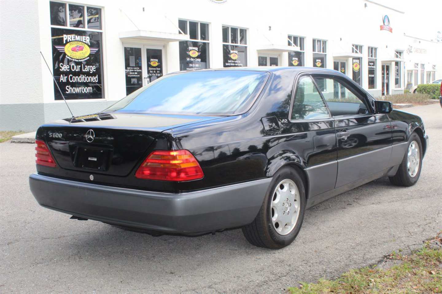 3rd Image of a 1996 MERCEDES-BENZ S-CLASS S600