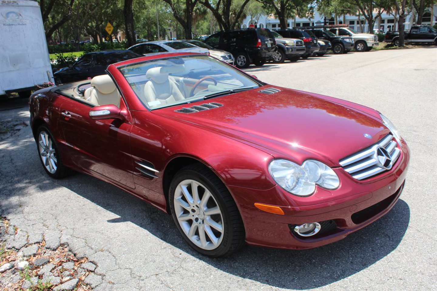 4th Image of a 2007 MERCEDES-BENZ SL-CLASS SL550