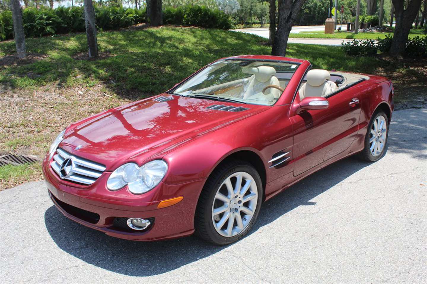 11th Image of a 2007 MERCEDES-BENZ SL-CLASS SL550