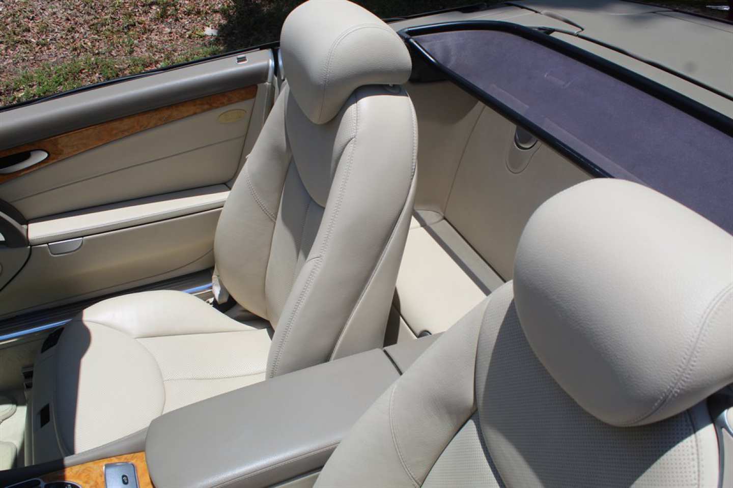 23rd Image of a 2007 MERCEDES-BENZ SL-CLASS SL550