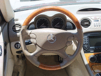 Image 19 of 31 of a 2007 MERCEDES-BENZ SL-CLASS SL550