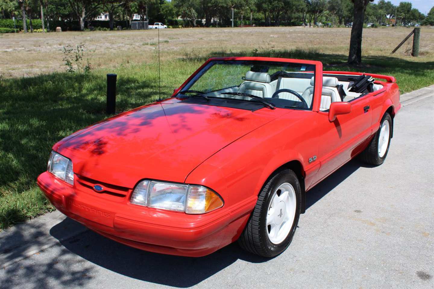 3rd Image of a 1992 FORD MUSTANG LX