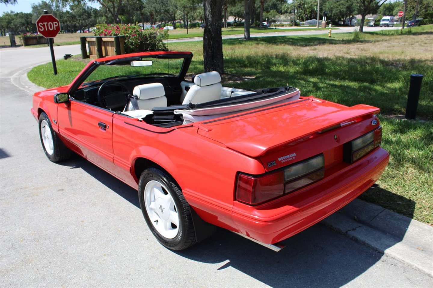 4th Image of a 1992 FORD MUSTANG LX