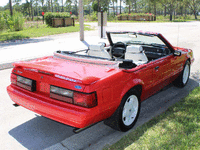 Image 9 of 36 of a 1992 FORD MUSTANG LX