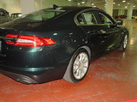 Image 14 of 16 of a 2015 JAGUAR XF