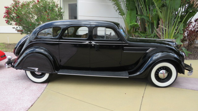 2nd Image of a 1935 CHRYSLER C-2 IMPERIAL AIRFLOW