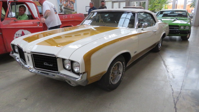 1st Image of a 1972 OLDSMOBILE CUTLASS SUPREME