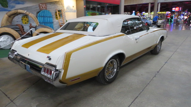 10th Image of a 1972 OLDSMOBILE CUTLASS SUPREME