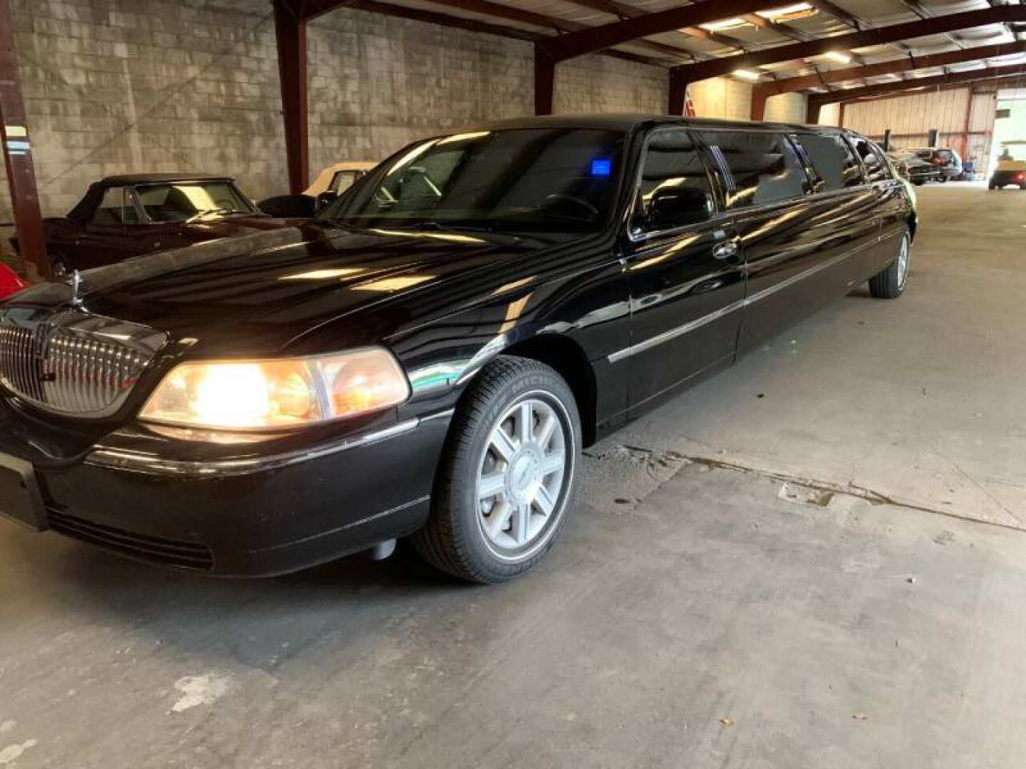 0th Image of a 2011 LINCOLN CONTINENTAL