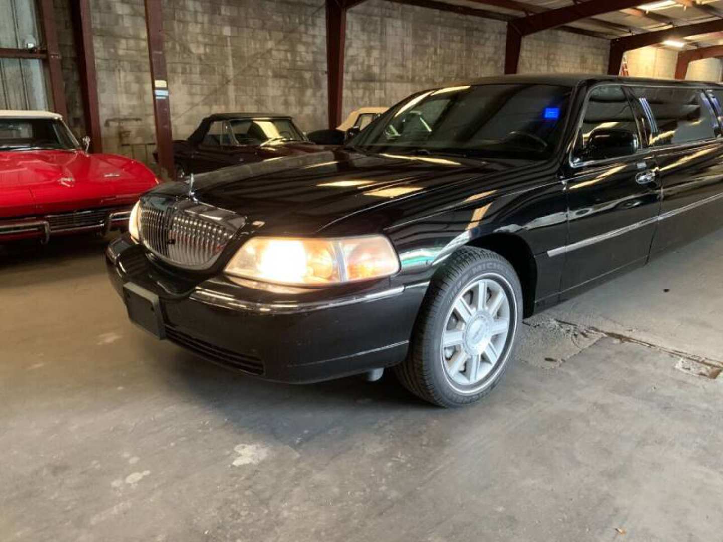 16th Image of a 2011 LINCOLN CONTINENTAL