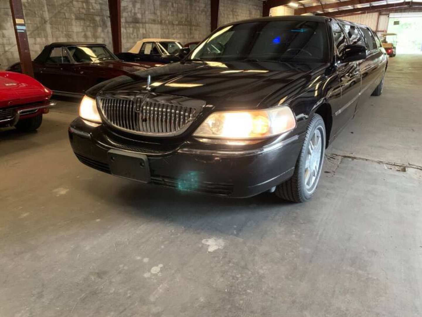 59th Image of a 2011 LINCOLN CONTINENTAL