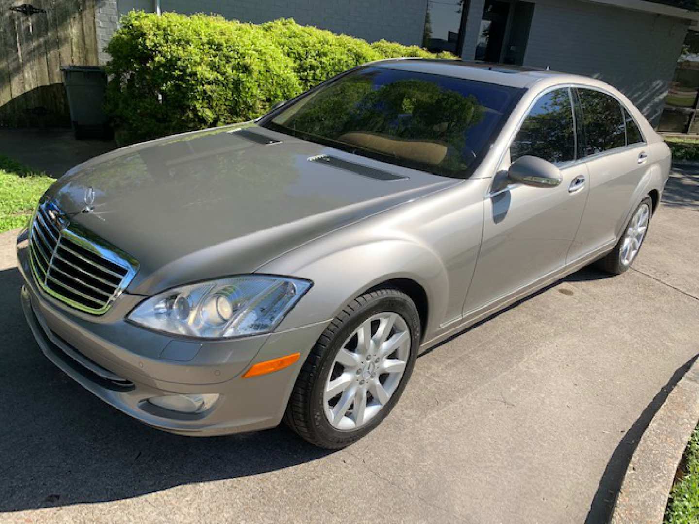 1st Image of a 2007 MERCEDES-BENZ S-CLASS S550