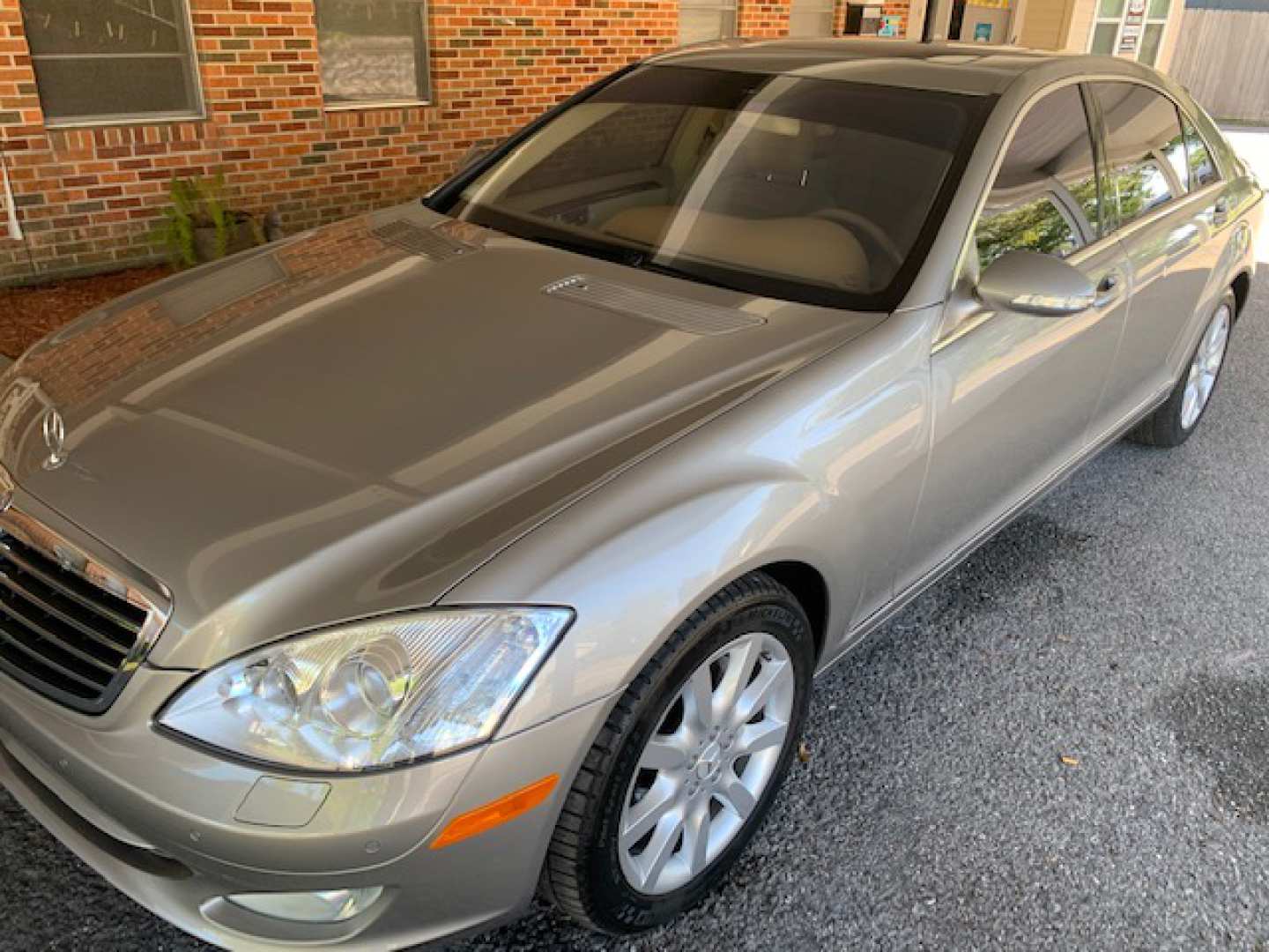 2nd Image of a 2007 MERCEDES-BENZ S-CLASS S550