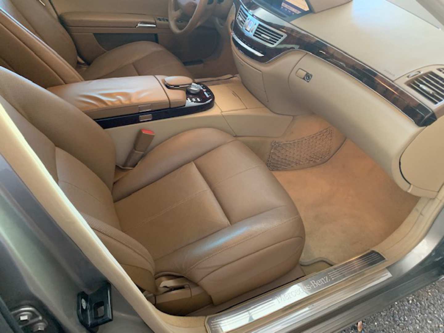 8th Image of a 2007 MERCEDES-BENZ S-CLASS S550