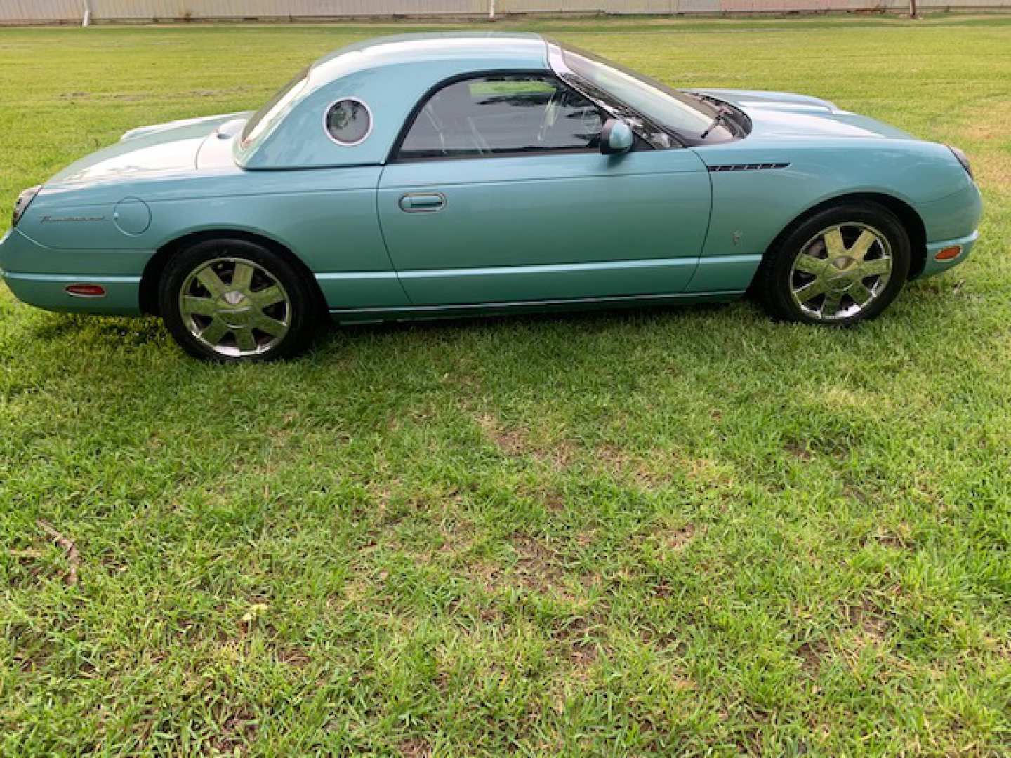 4th Image of a 2002 FORD THUNDERBIRD