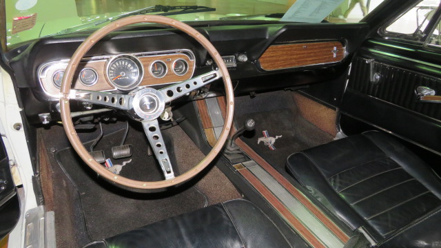 3rd Image of a 1966 FORD MUSTANG