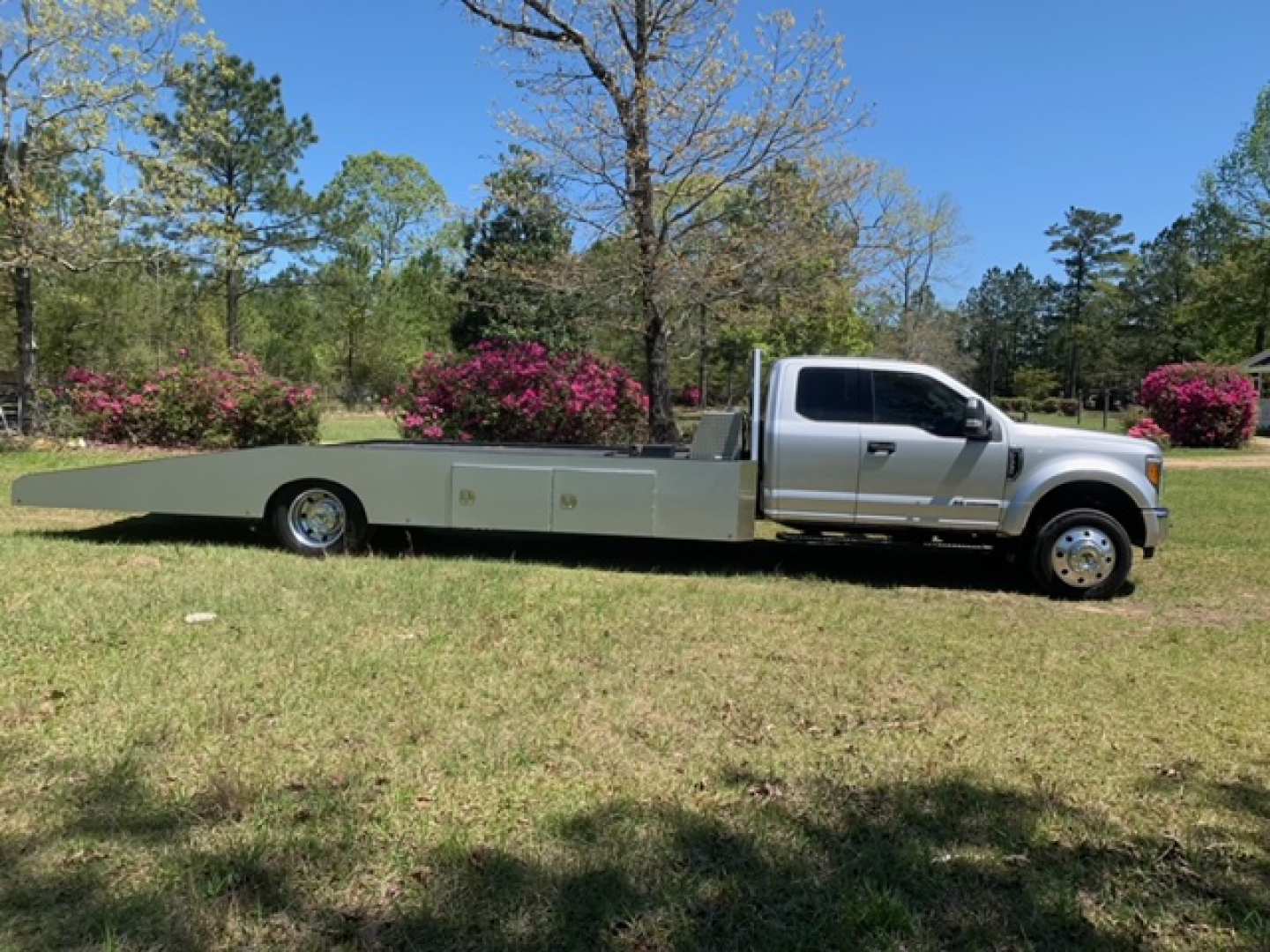 2nd Image of a 2017 FORD F-550 F SUPER DUTY