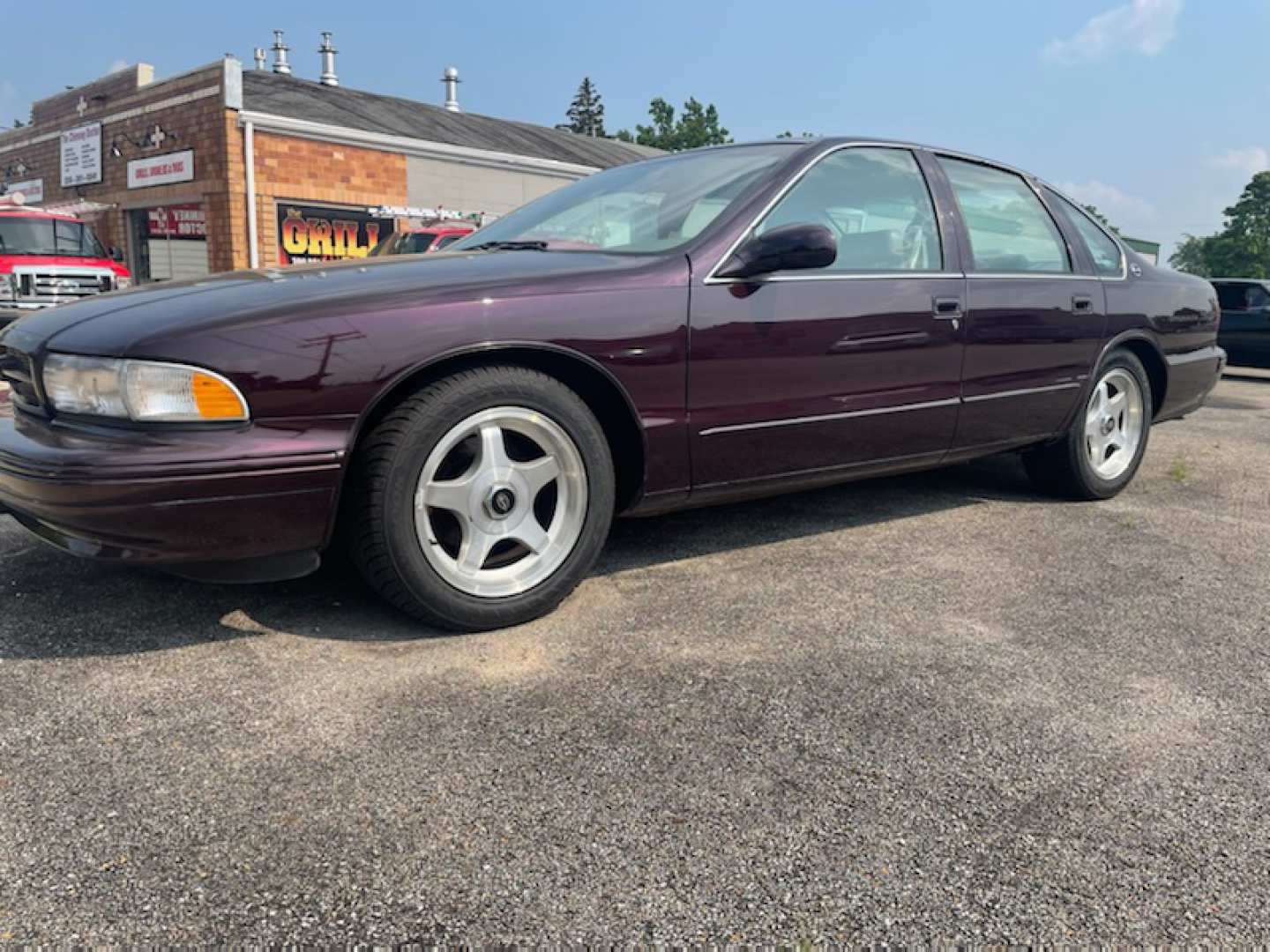 2nd Image of a 1995 CHEVROLET IMPALA