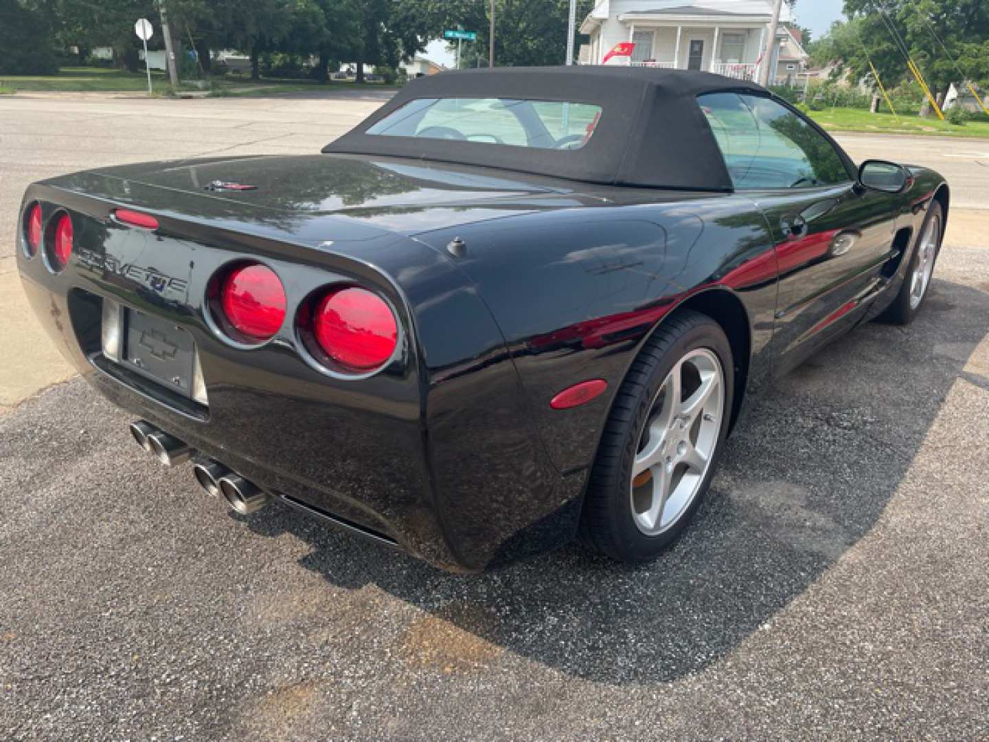 2nd Image of a 1998 CHEVROLET CORVETTE