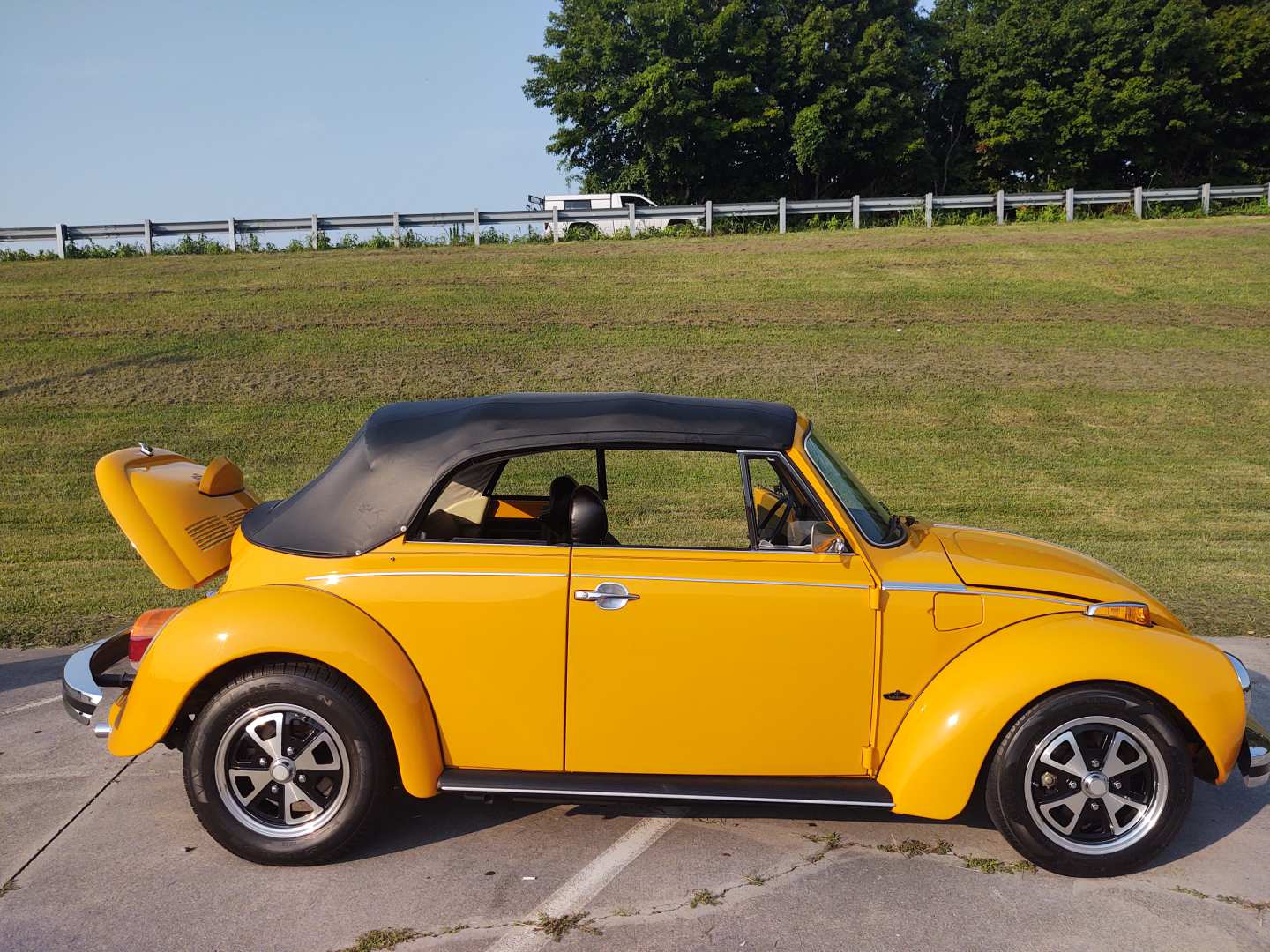 2nd Image of a 1978 VOLKSWAGEN BEETLE KARMANN EDT