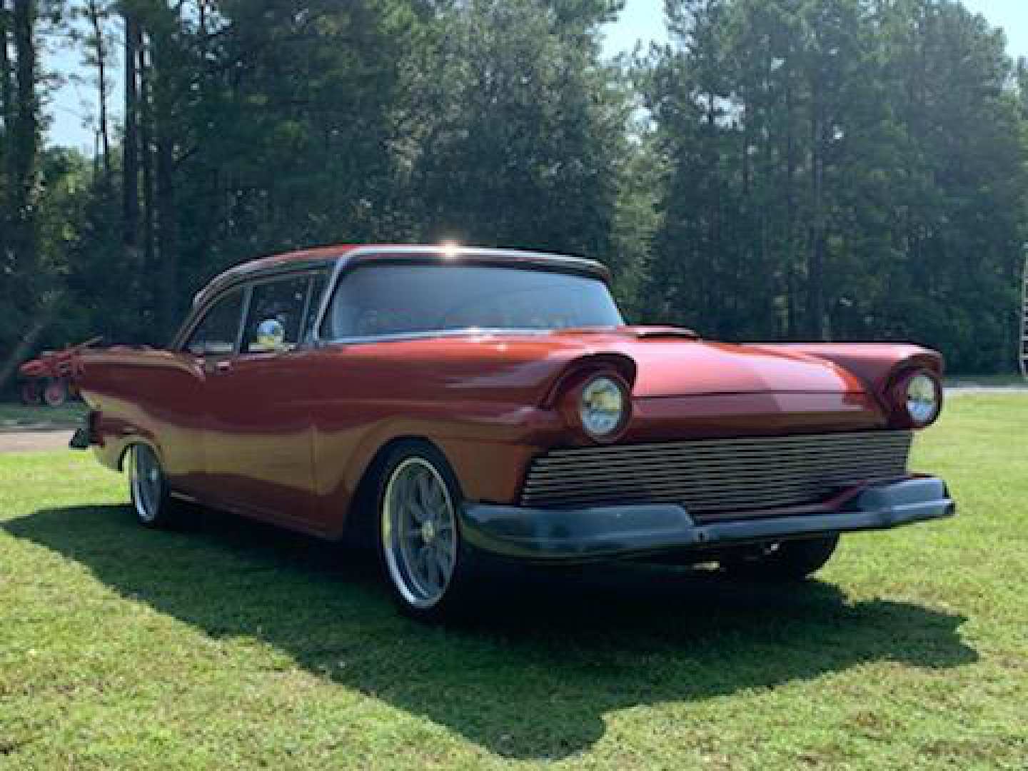 2nd Image of a 1957 FORD FAIRLANE