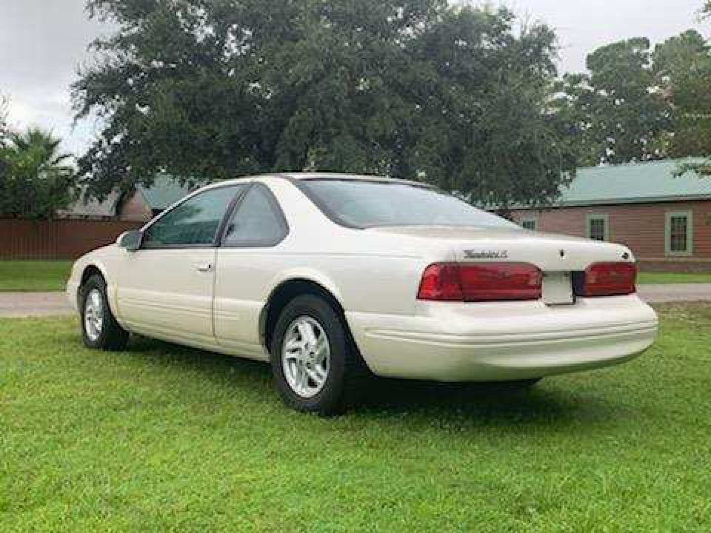 3rd Image of a 1996 FORD THUNDERBIRD LX