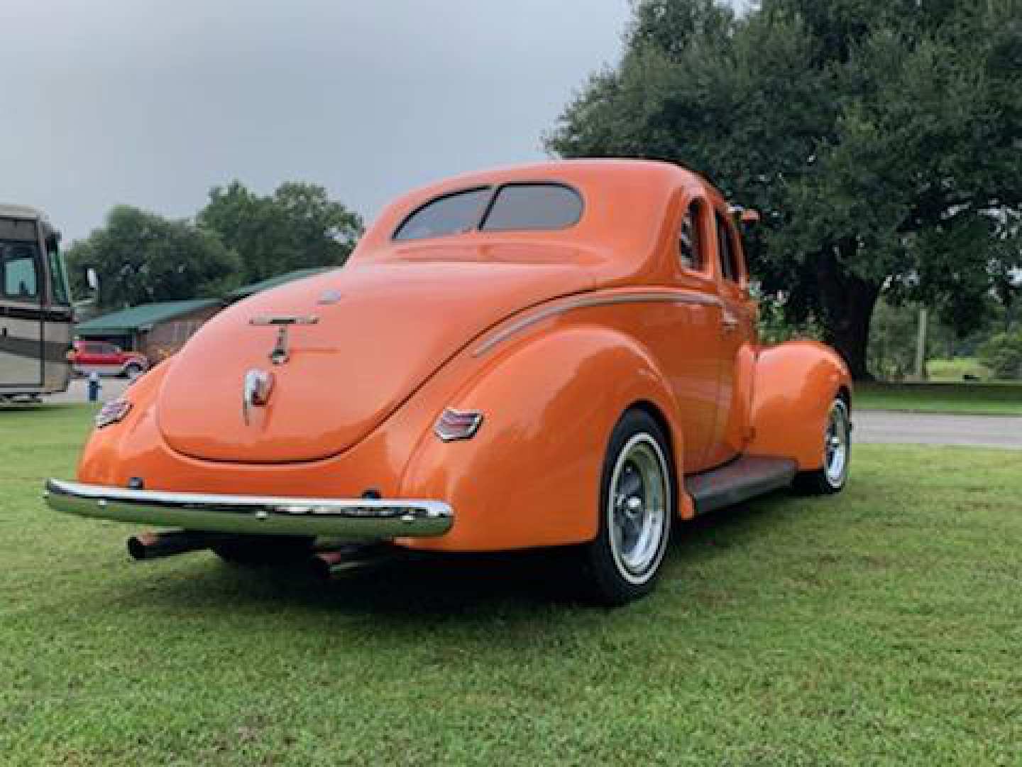 3rd Image of a 1940 FORD DELUXE