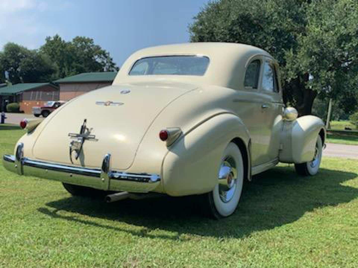 3rd Image of a 1939 CADILLAC COUPE
